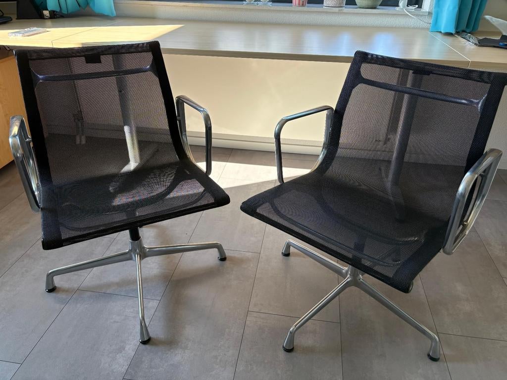 2x Vitra EA 108 bureaustoel Netweave zwart, Ophalen, Zo goed als nieuw, Zwart