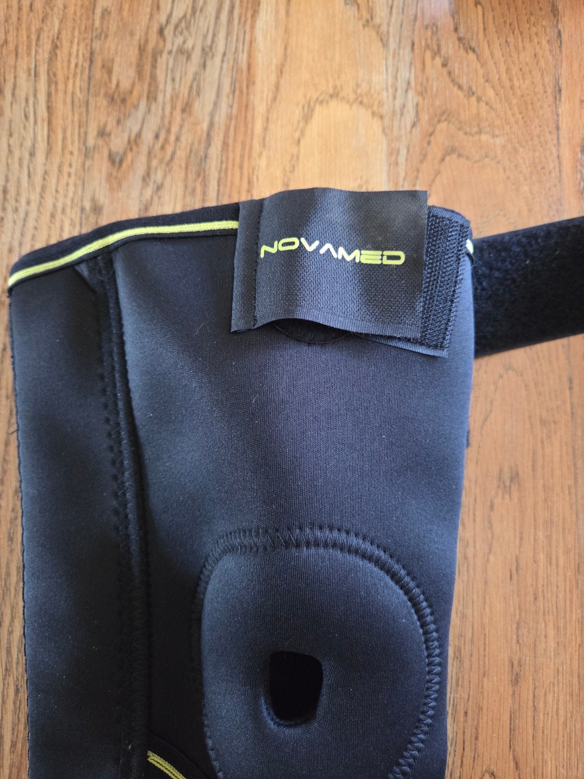 NIEUW Novamed KnieBrace met scharnieren maat L, Ophalen, Nieuw