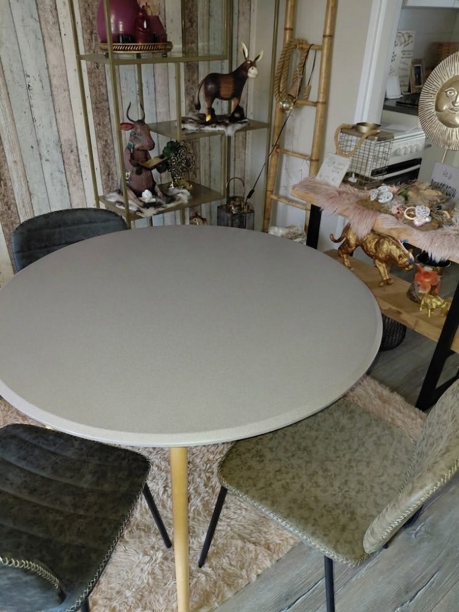 Mooie ronde tafel, Ophalen, Rond, Zo goed als nieuw, Vier personen