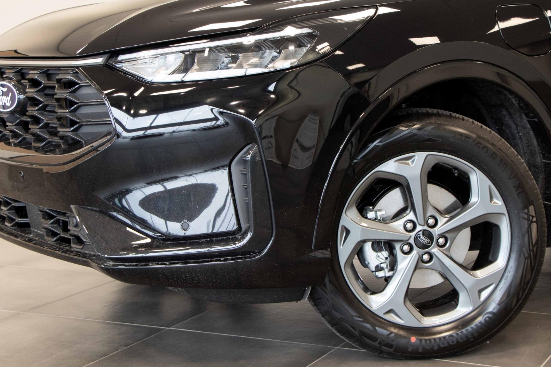 Ford KUGA 2.5 PHEV ST-Line |PanoDak|Navi|360Camera|InklapTre, Auto's, Stof, Gebruikt, 4 cilinders, Zwart