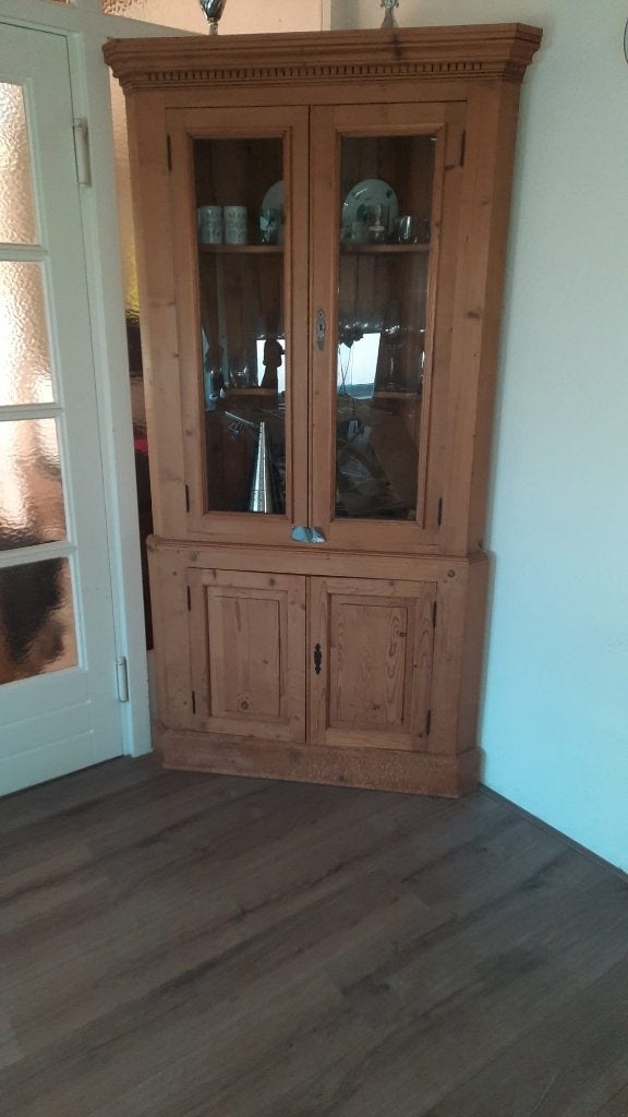 hoekkast, Ophalen
