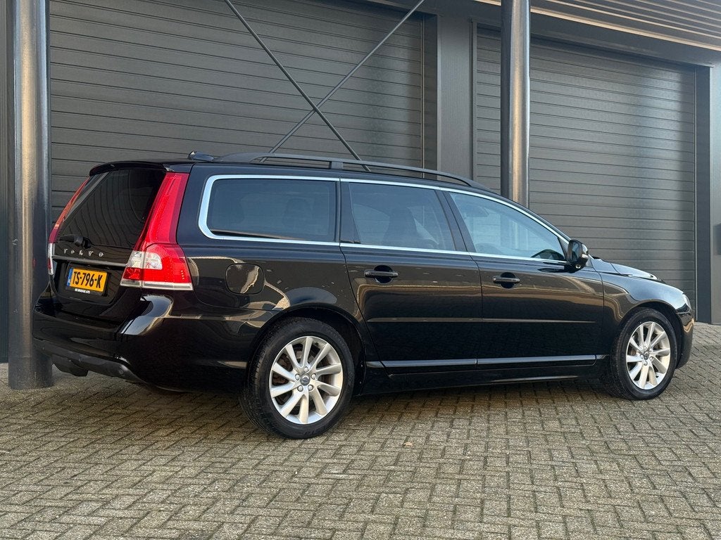 Volvo V70 2.0 T4 Dynamic Edition, Stoel/Stuur verwarming, Af, Stoelverwarming, Gebruikt, 1969 cc, Leder en Stof