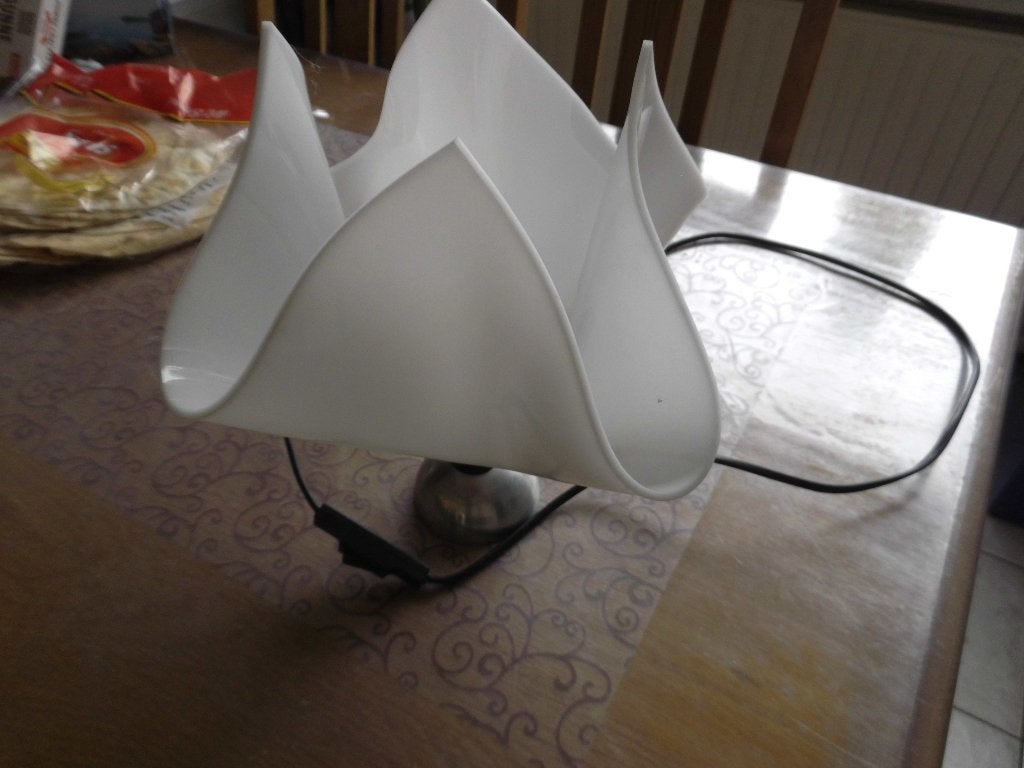 Tafellamp ,ook wel Servet lamp genoemd ., Figuurlamp, Met schakelaar, Kunststof, 26 cm