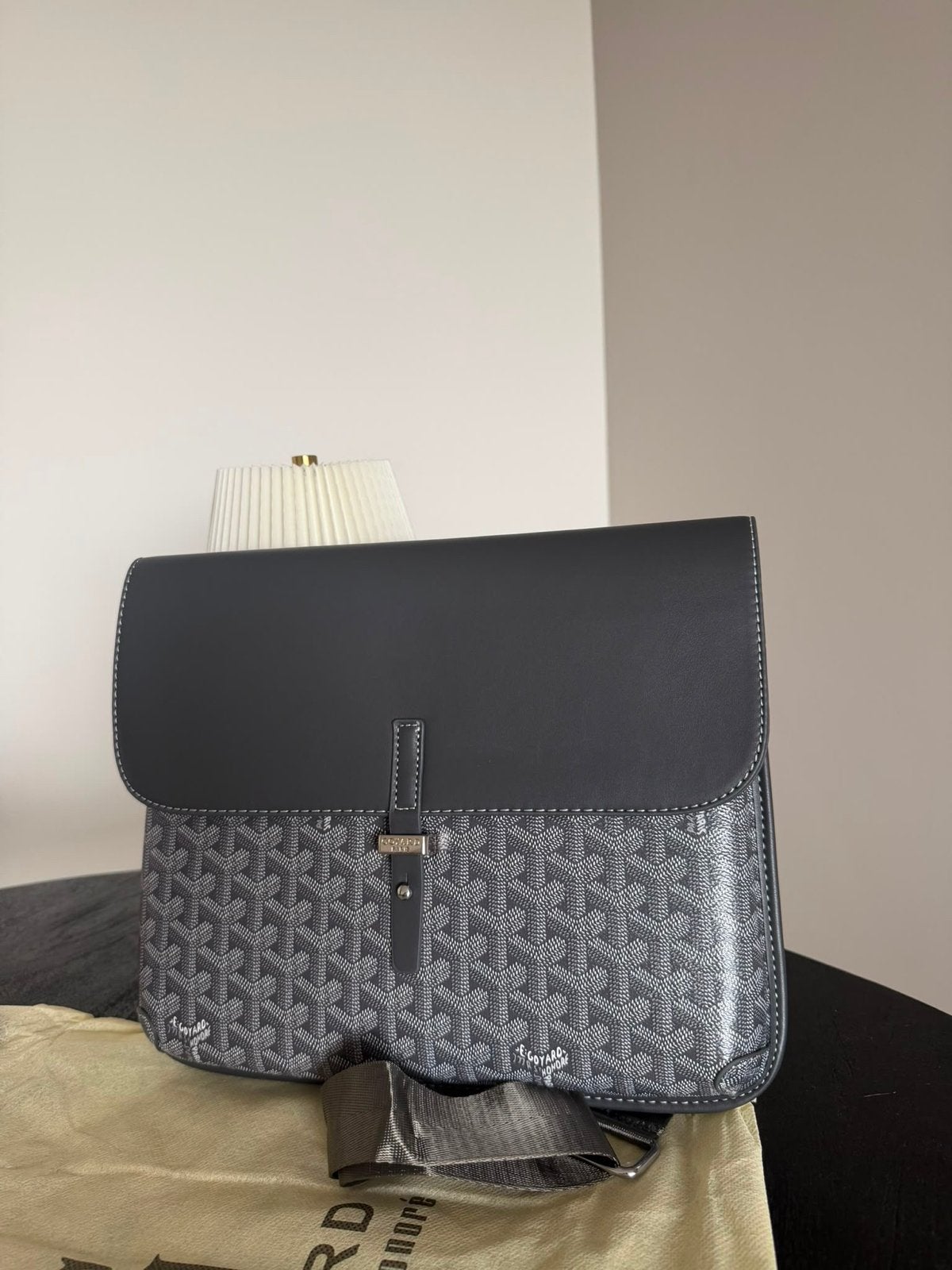Nieuwe Goyard Heren Zomertas met Schouderband, Overige merken, 25 tot 40 cm, Nieuw, Ophalen of Verzenden
