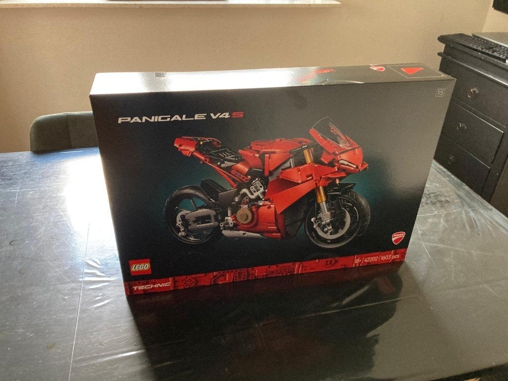 NIEUW: LEGO TECHNIC Ducati Panigale V4 S motor (42202), Nieuw, Ophalen of Verzenden, Technic, Complete set