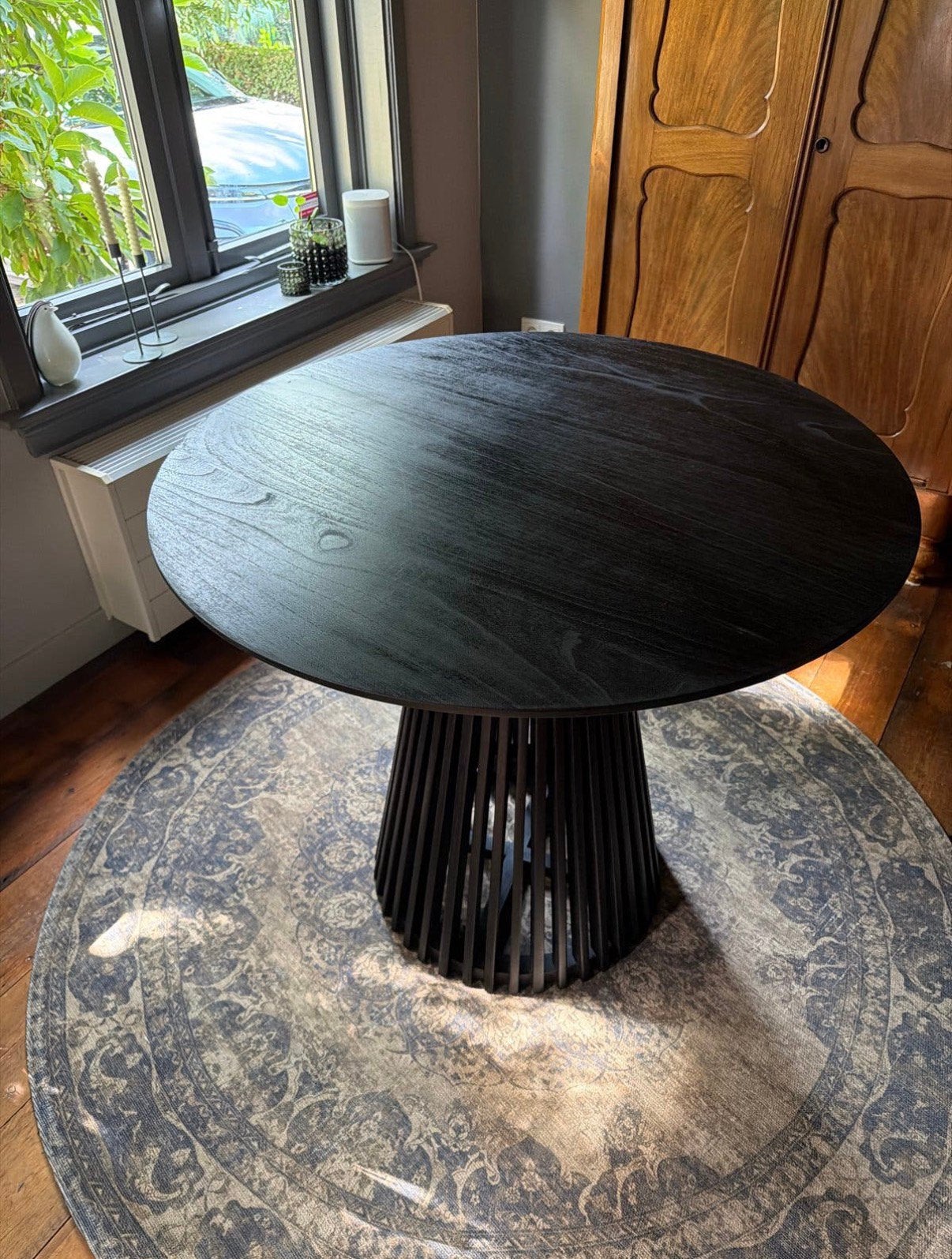 Moderne ronde eettafel zwart, Ophalen, 50 tot 100 cm, Zo goed als nieuw, Eikenhout