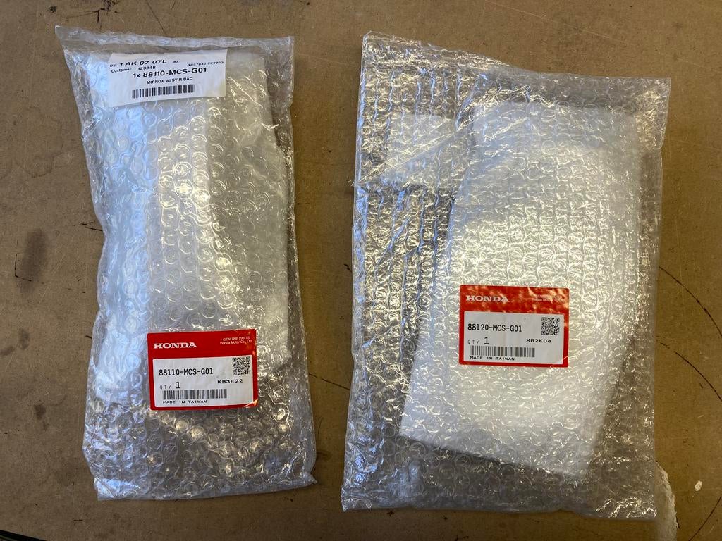 Nieuw (NOS) set originele spiegels HONDA ST1300 Pan European, Ophalen, Nieuw