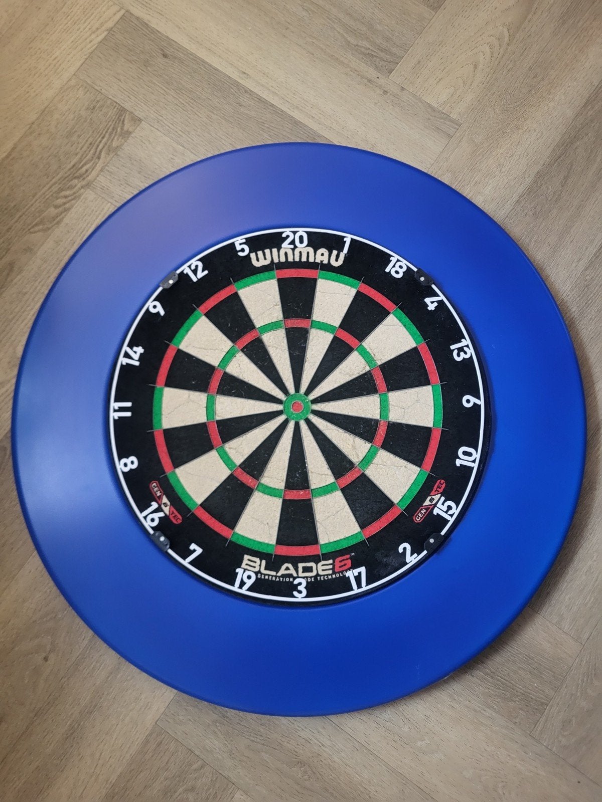 Winmau Blade 6 Dartbord met Surround, Ophalen of Verzenden, Zo goed als nieuw, Dartbord