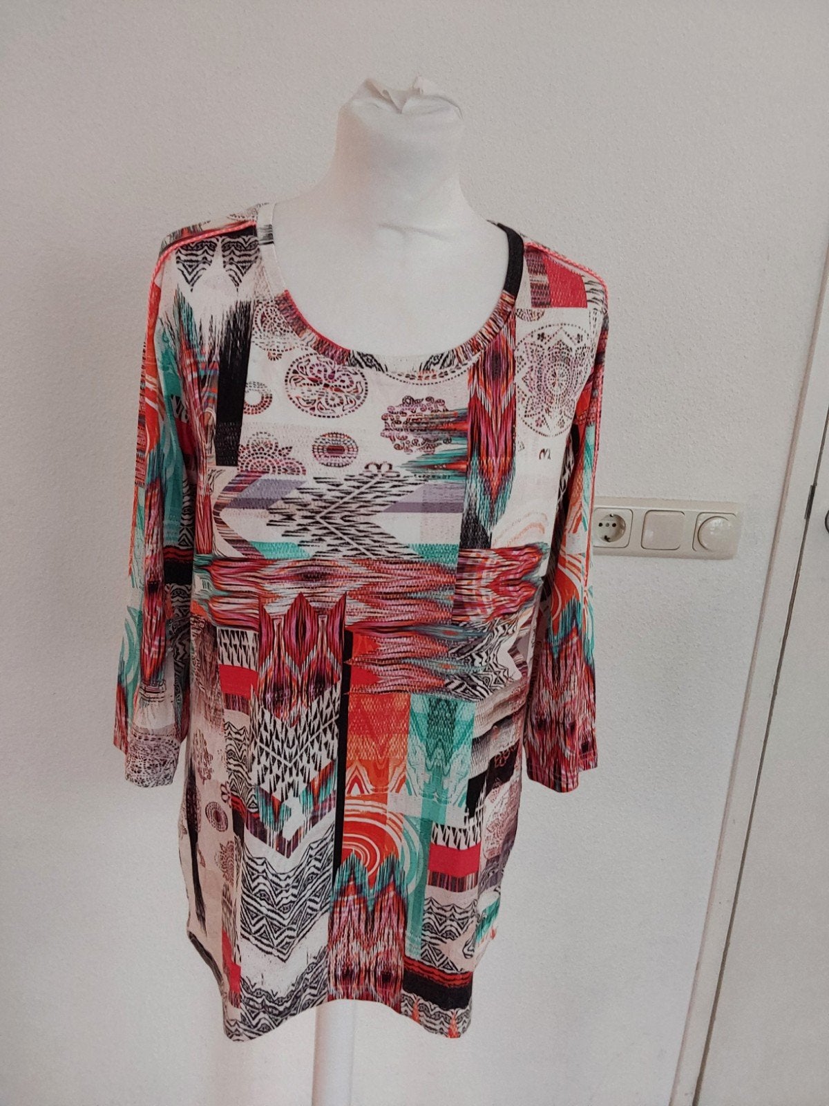 Prachtige top van NED maat L met supermooie print, NED, Ophalen of Verzenden, Zo goed als nieuw