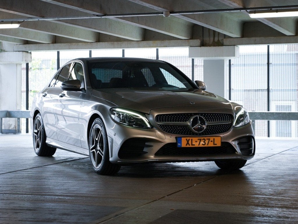 Mercedes-Benz C-Klasse C180 AMG-Line|Burmester|NL-auto|Sfeer, Auto's, Mercedes-Benz, Achterwielaandrijving, 1800 kg, 75 €/maand