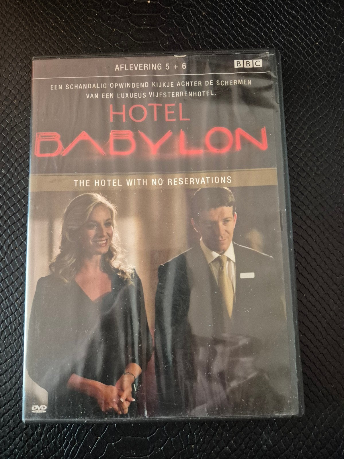 hotel babylon, Vanaf 12 jaar, Ophalen of Verzenden, Zo goed als nieuw, Actie en Avontuur