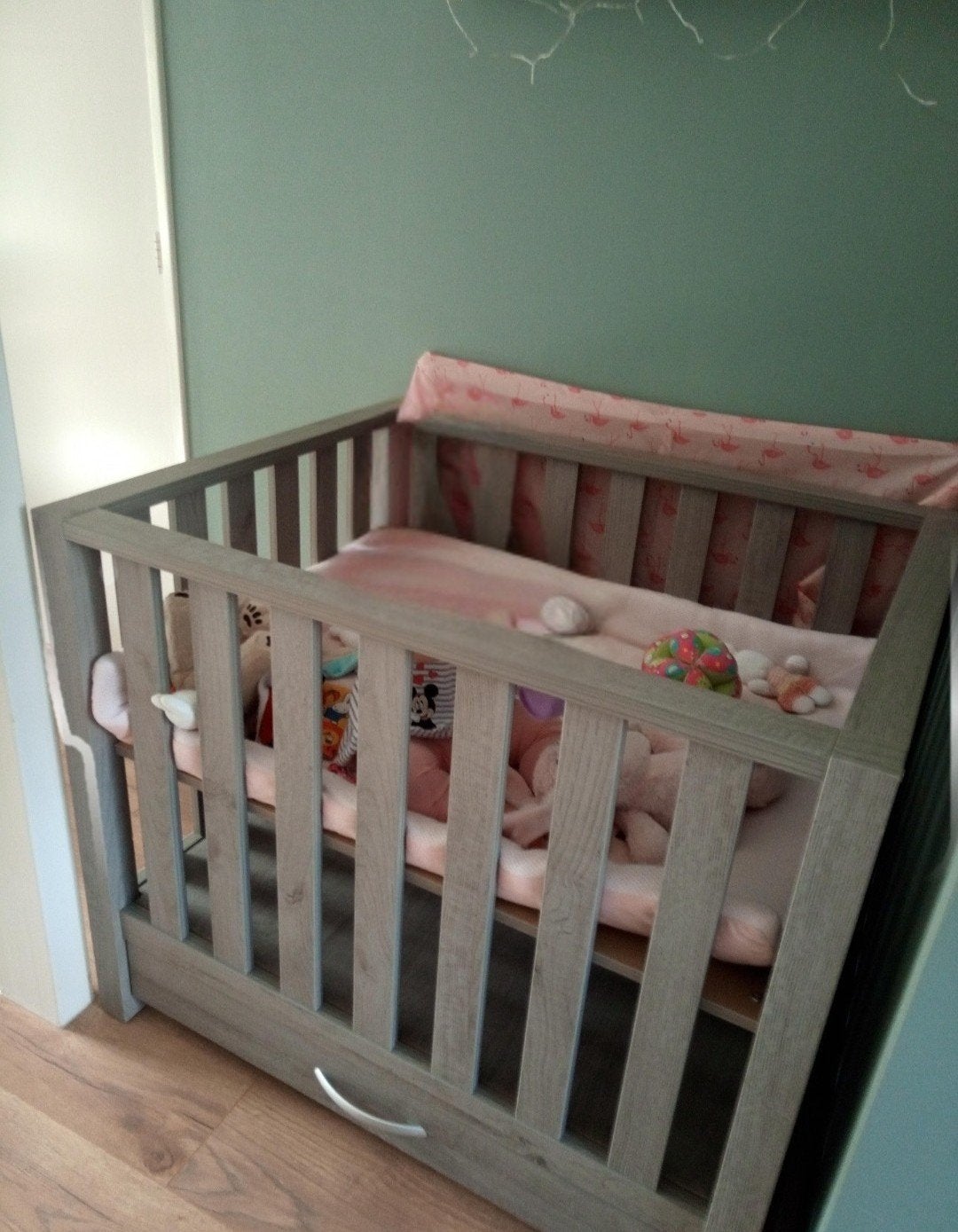 Babybox The Wood Factory Grijsbruin als nieuw, Kinderen en Baby's, Ophalen, Zo goed als nieuw, Rechthoekig, Lade