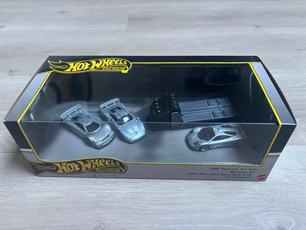 Hot Wheels Premium Diorama Le Mans Set, Hobby en Vrije tijd, Modelauto's | Overige schalen, Ophalen of Verzenden, Nieuw, Auto