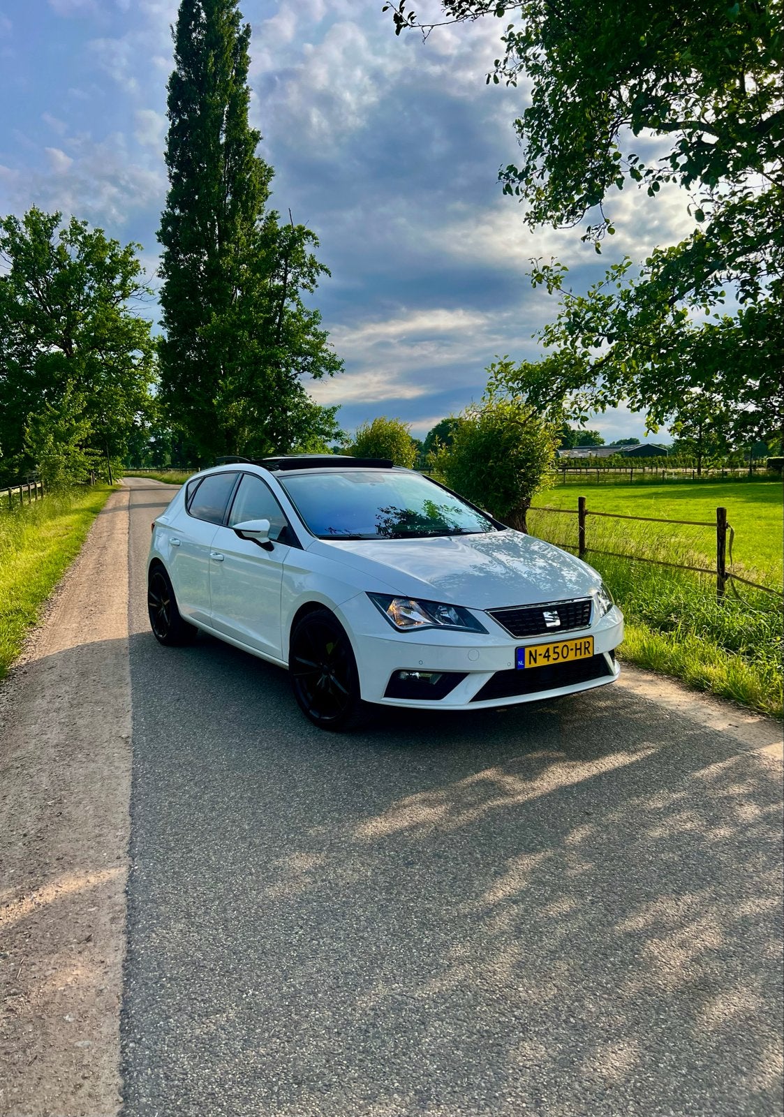 Seat Leon 1.5 TSI 130PK 2019 Wit, Voorwielaandrijving, 4 cilinders, Emergency brake assist, Leon