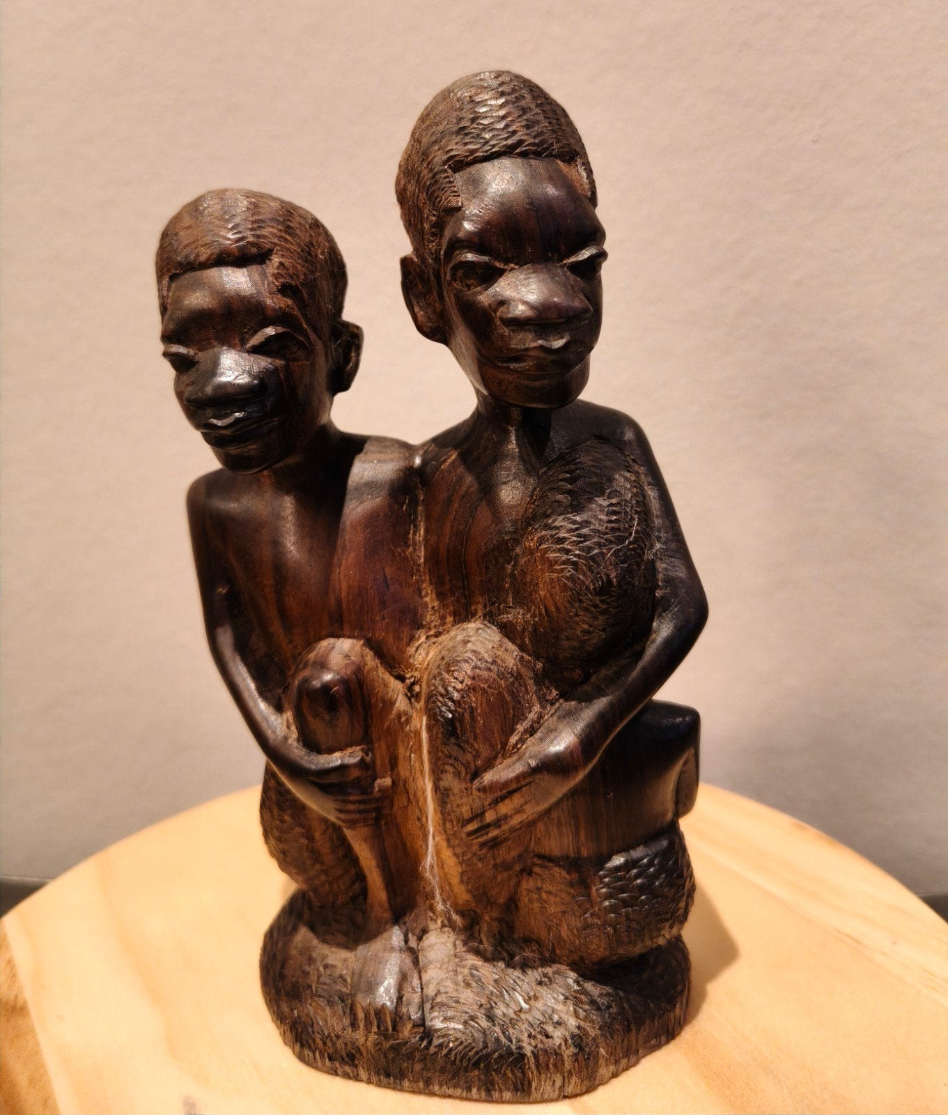 Vintage Afrikaanse houtsnijwerk Makonde Ujama, Minder dan 20 cm, Ophalen of Verzenden, Handgemaakt, Hout