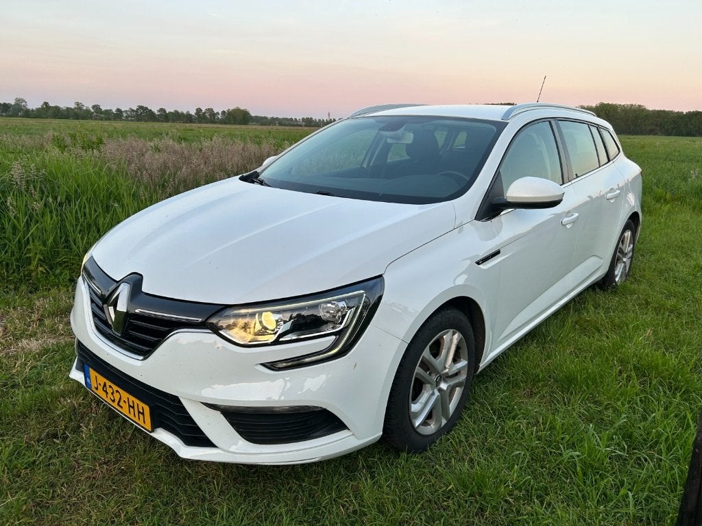 Renault Mégane 1.3 TCe 100pk GPF 2020 NAVI Trekhaak, Voorwielaandrijving, Stof, 4 cilinders, Wit