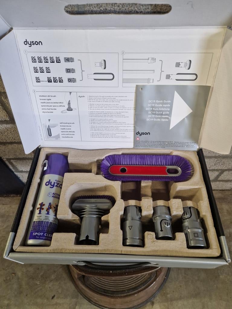 Dyson clean up kit en een paar hulpstukken, Witgoed en Apparatuur, Stofzuigers, Ophalen of Verzenden, Nieuw