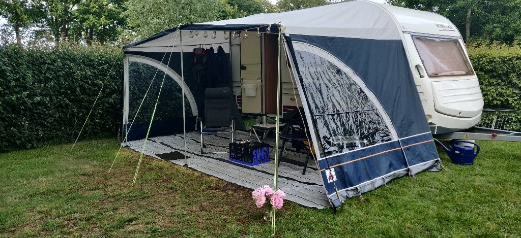Caravan Home-Car 390 met luifel, Home-car, Vast bed, Luifel, Treinzit