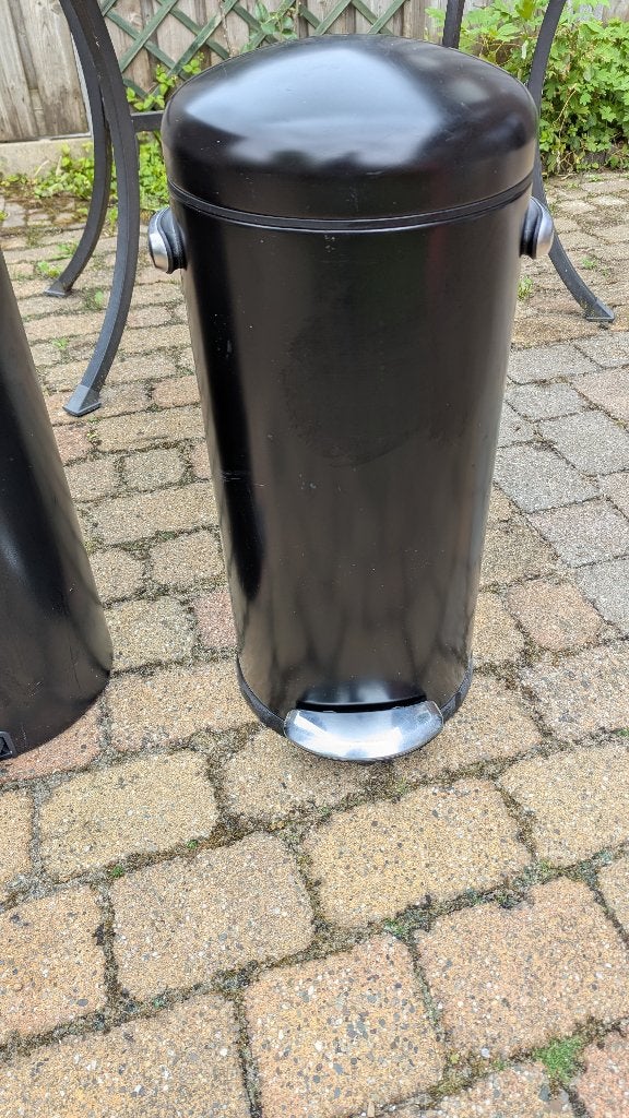 gratis zwarte metalen pedaalemmers, Ophalen, Gebruikt, Met pedaal, 50 tot 75 cm