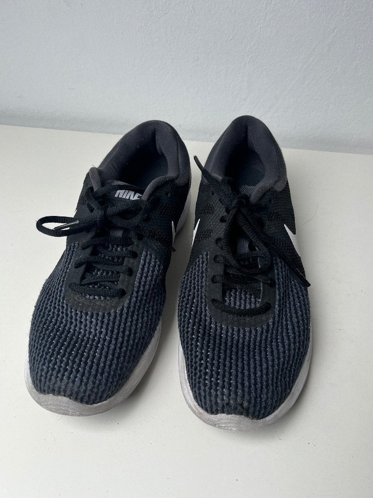 Sportschoenen zwart met wit maat 41 Nike, Gebruikt, Nike, Overige typen, Ophalen of Verzenden