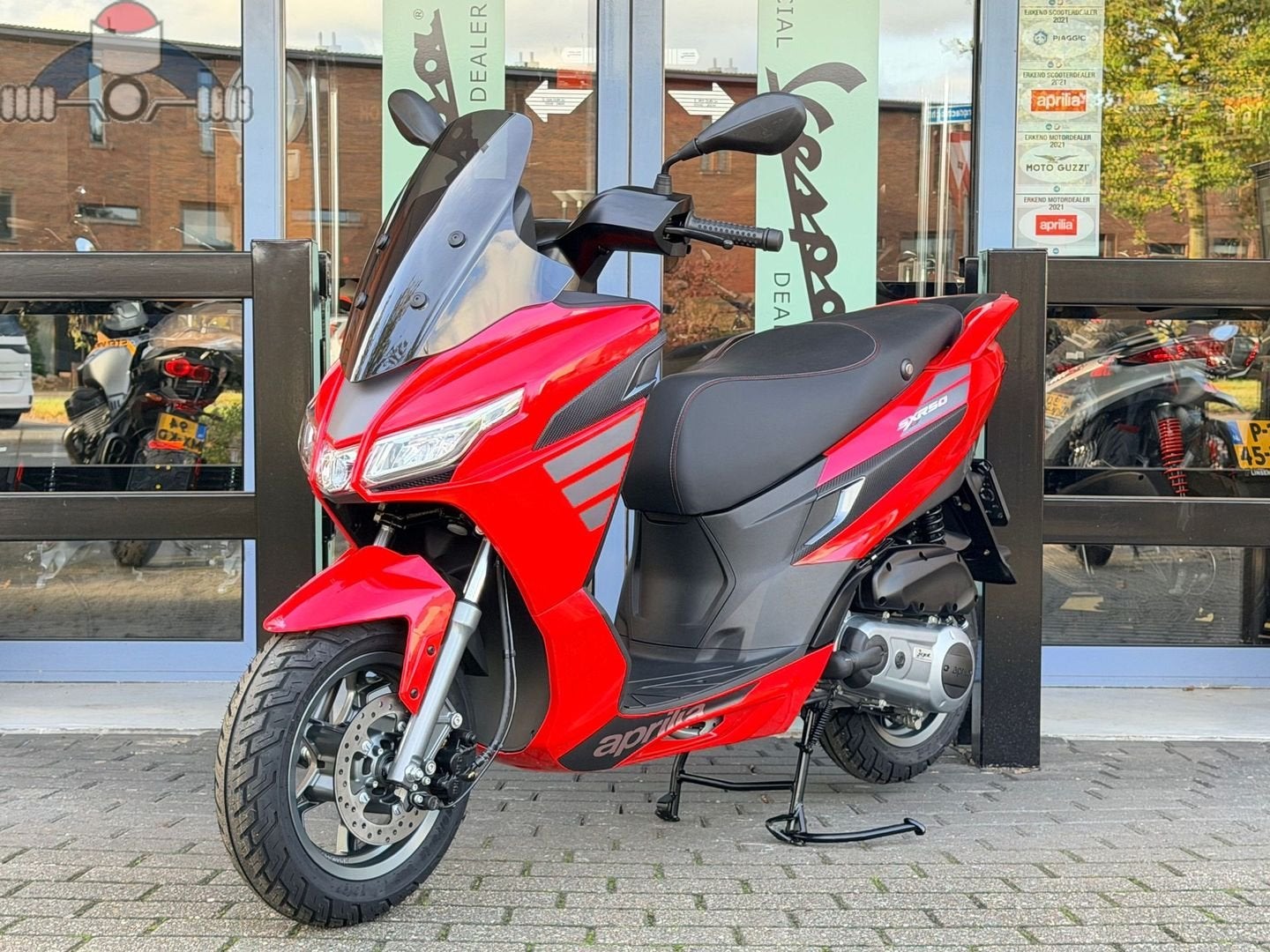Aprilia SXR 50 Sport Red  2026 €600,- korting