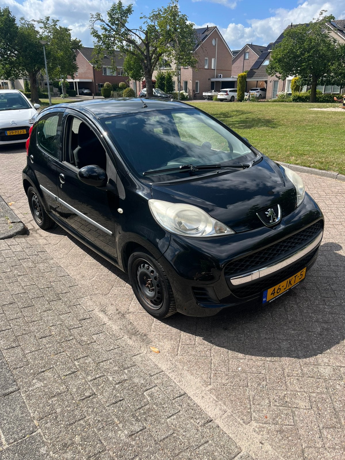 Peugot 107, Voorwielaandrijving, Stof, Zwart, Handgeschakeld