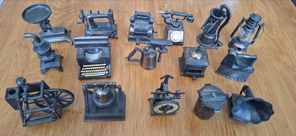 Set van 16 antieke puntenslijpers - diverse miniaturen, Ophalen, Gebruikt