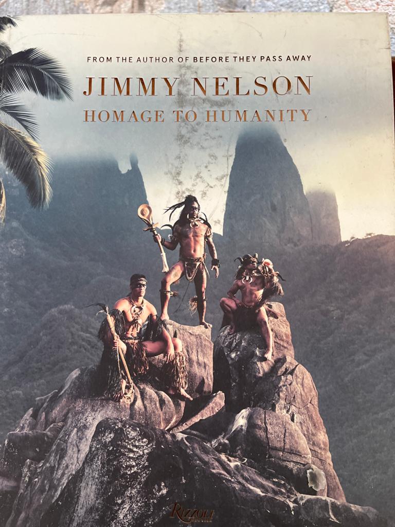 Jimmy Nelson - Homage to Humanity (Fotoboek), Ophalen of Verzenden, Gelezen, Fotografie algemeen