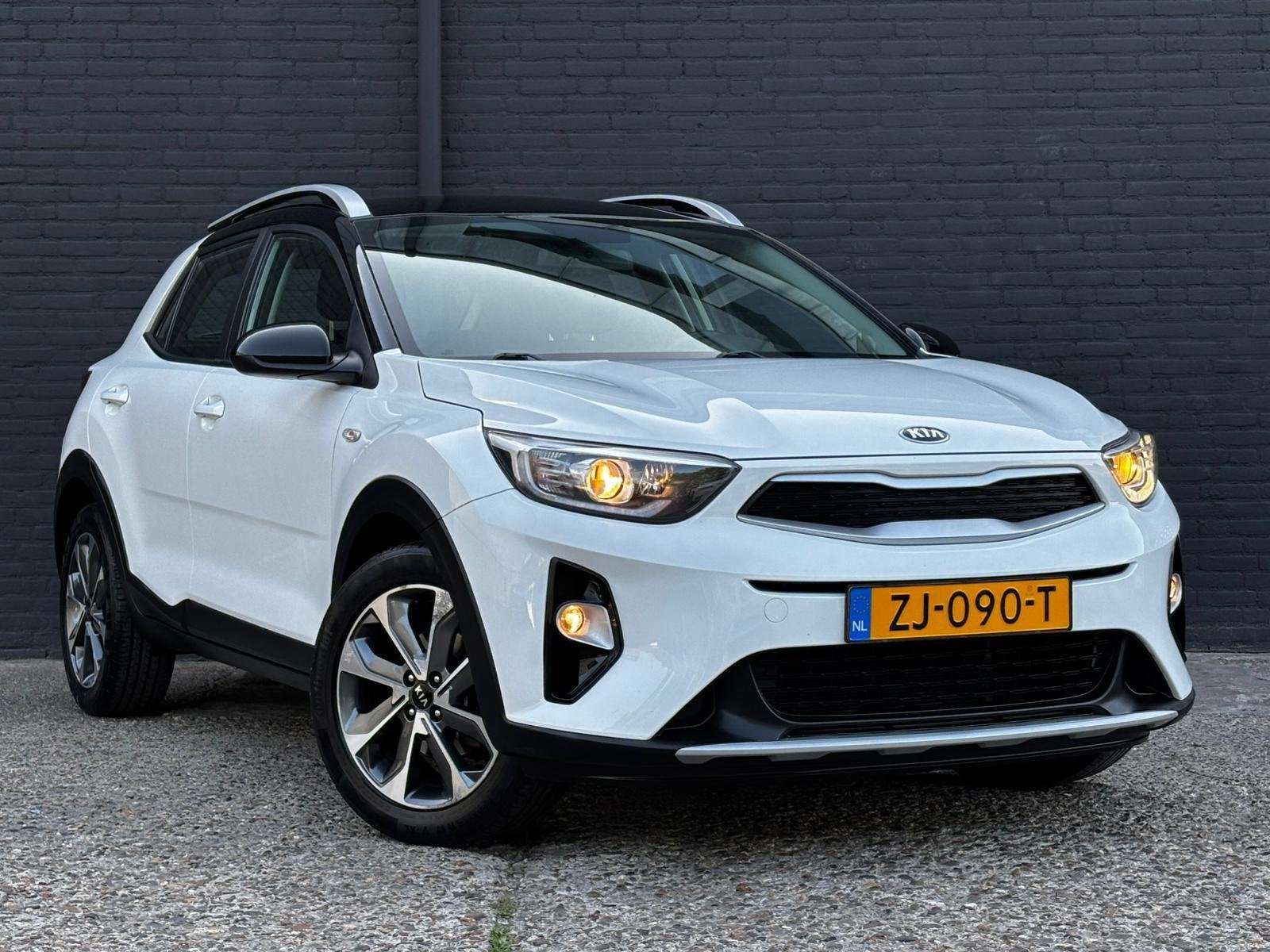 Kia Stonic 1.0 T-GDi DynamicLine CARPLAY|CAMERA|PDC|NAVI|CRU, Auto's, Voorwielaandrijving, Dealer onderhouden, Gebruikt, Euro 6