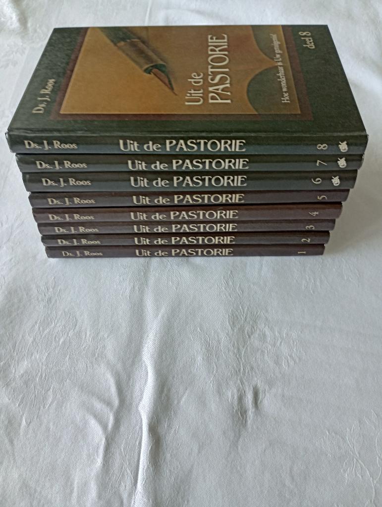 UIT DE PASTORIE Deel 1 en 2, 4 en 5  Ds. J. Roos   NIEUW, Boeken, Ds. J. Roos, Nieuw, Christendom | Protestants, Ophalen of Verzenden