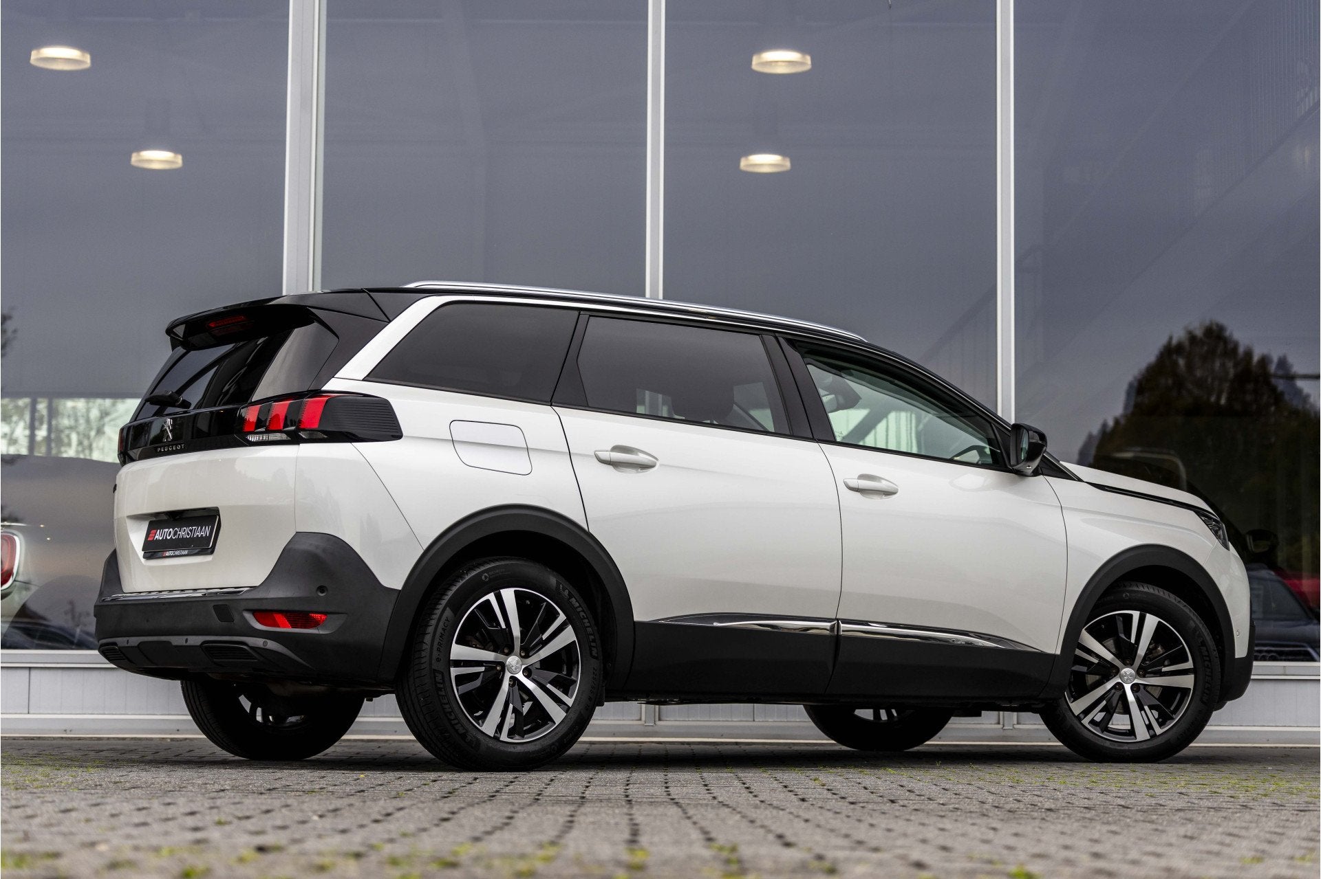 Peugeot 5008 1.2 PureTech Allure | Automaat | 7 Pers | 360°, 12 maanden, Verwarmde buitenspiegels, Gebruikt, 1199 cc
