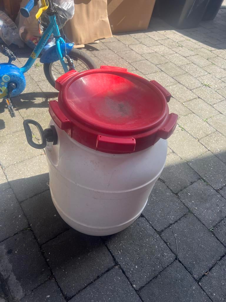 Ton, Tuin en Terras, 150 liter of meer, Ophalen of Verzenden