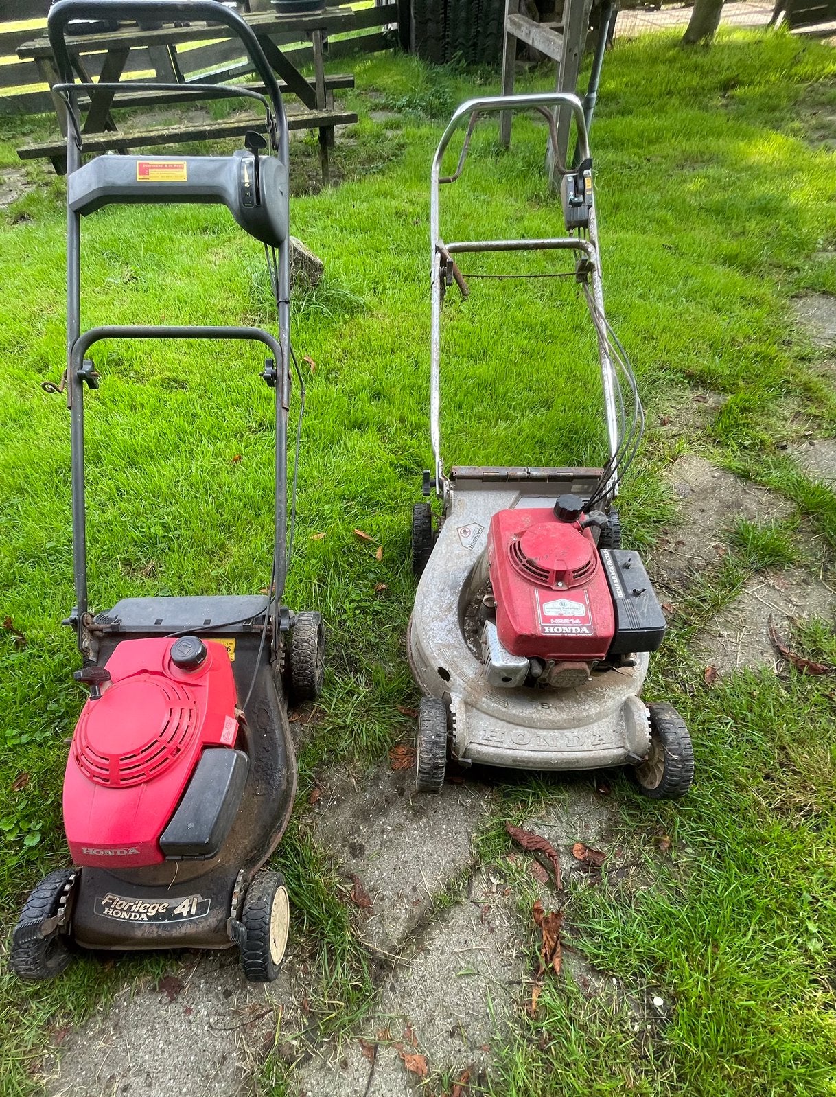 Te koop 2 honda benzine grasmaaiers, Ophalen, Gebruikt, 40 t/m 49 cm, Benzine-grasmaaier