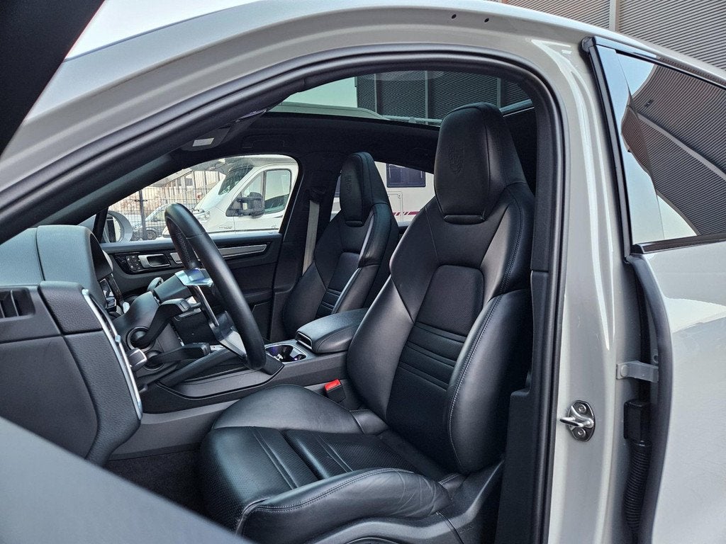 Porsche Cayenne Coupé 3.0 E-Hybrid Platinum Edition Pano Lu, Auto's, Porsche, Automaat, Cayenne, 14 kWh, Gebruikt