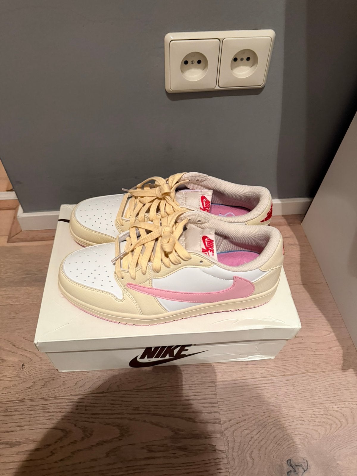 Nike Travis Scott 44,5, Ophalen of Verzenden, Zo goed als nieuw