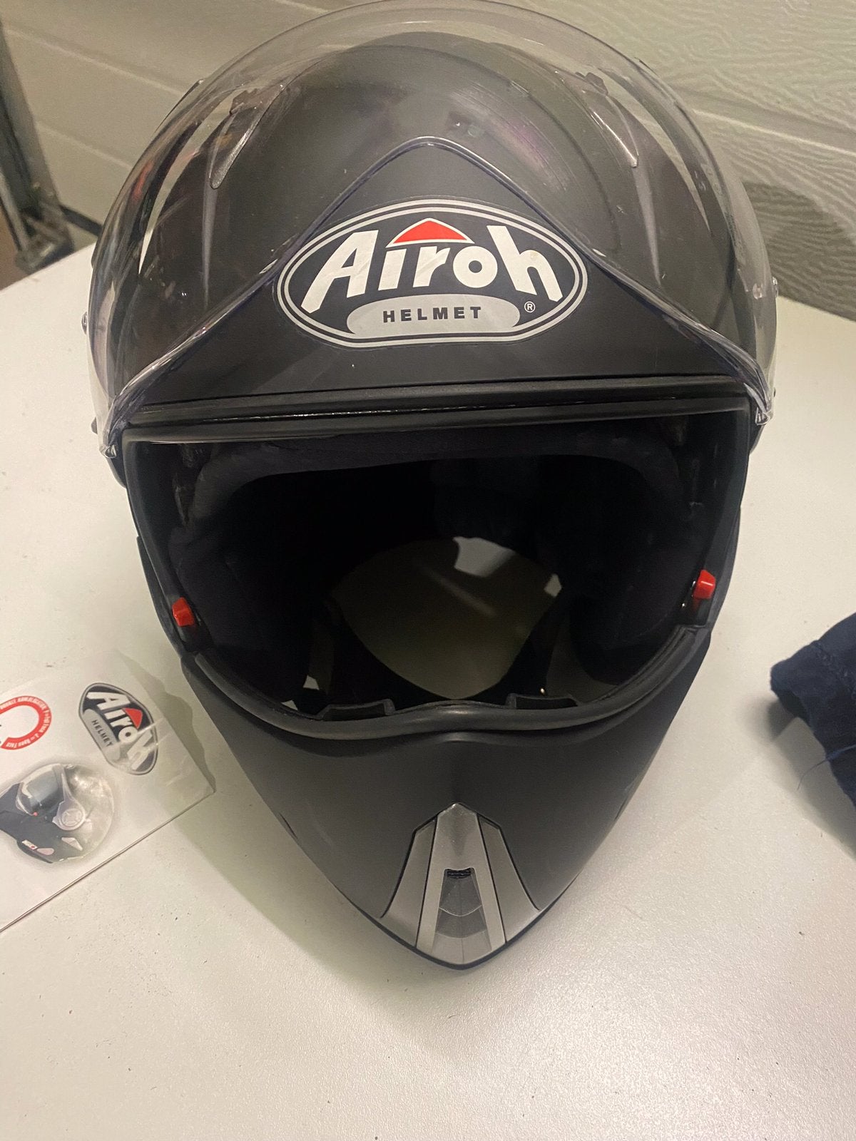 Airoh motorhelm mt 57/57, Motoren, M, Nieuw zonder kaartje, Integraalhelm, Dames