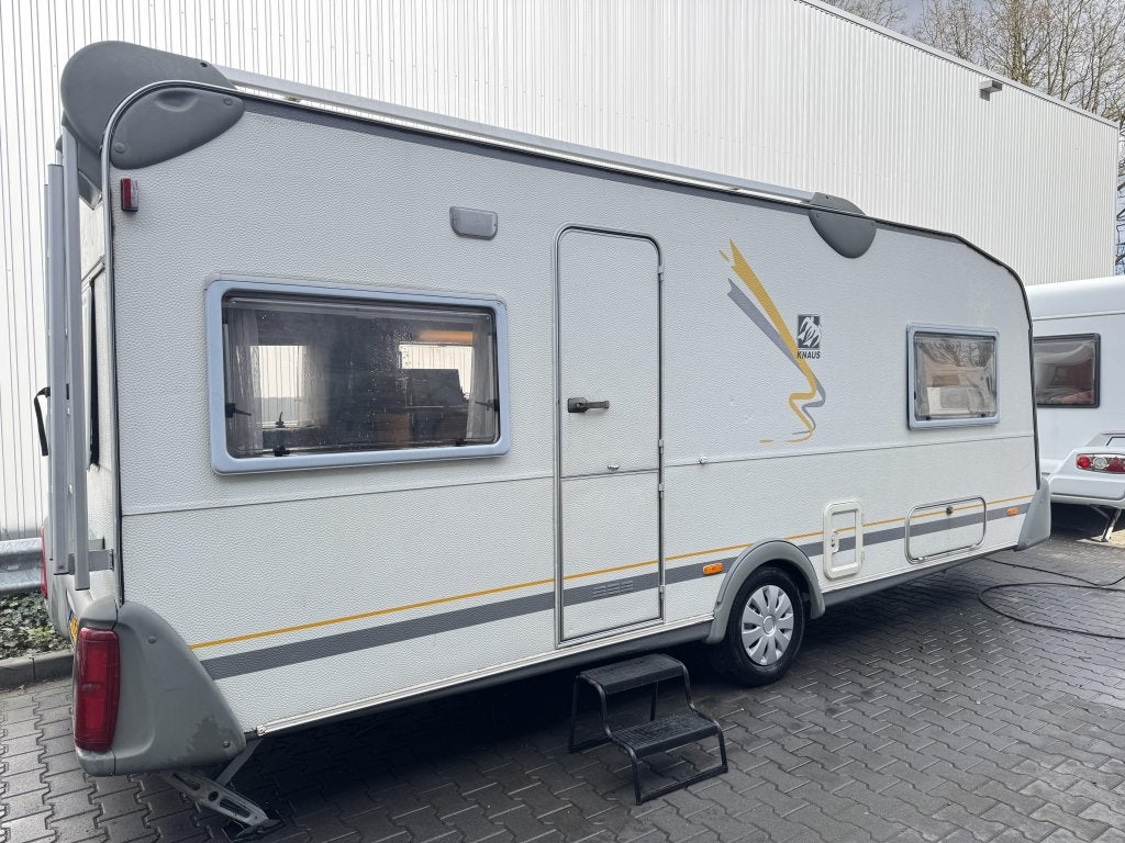 Knaus Sudwind 550 TK / 6 persoons / Isabella voortent, Caravans en Kamperen, Overige typen, Rondzit, Bedrijf, Schokbreker