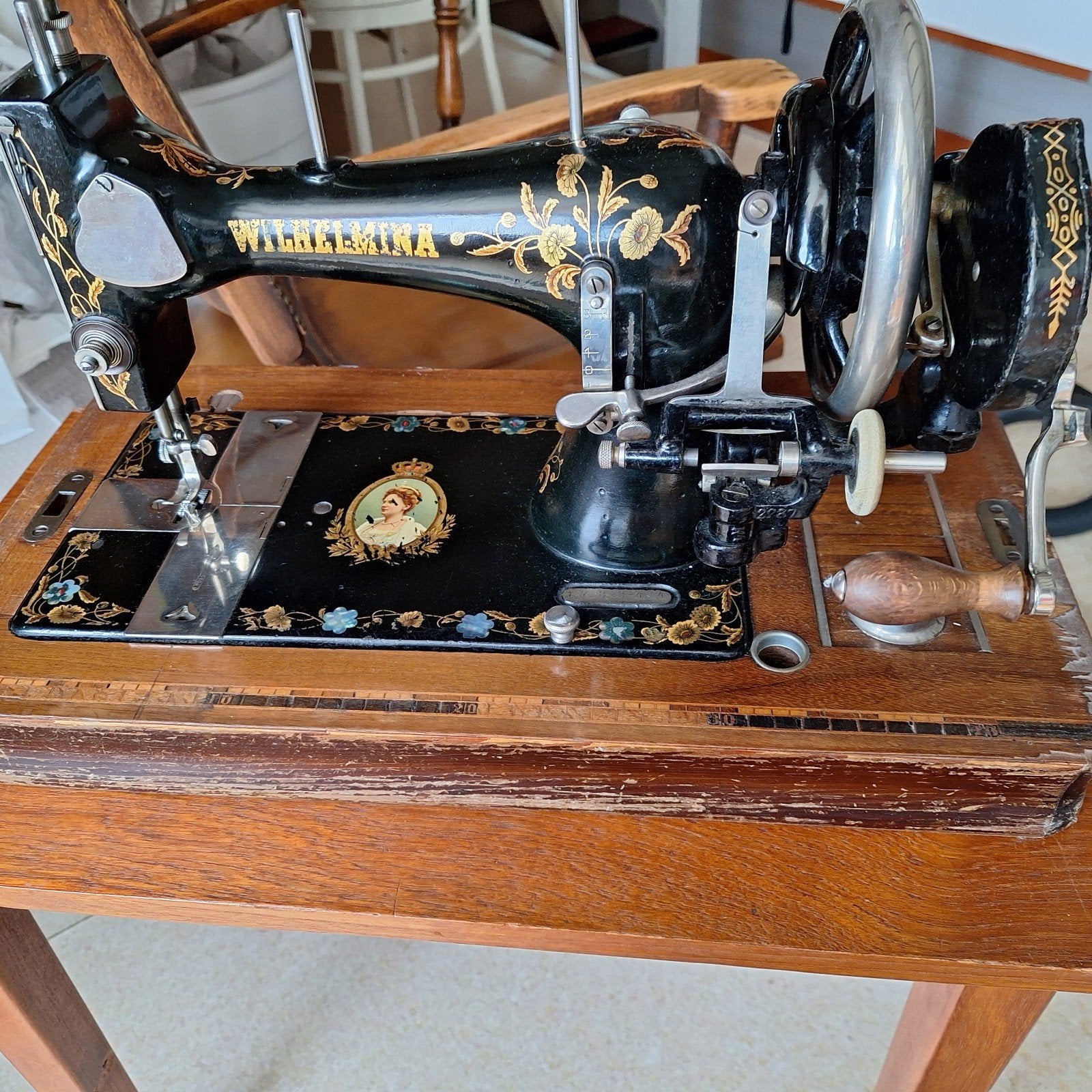 Durkopp Wilhelmina antieke naaimachine, Ophalen