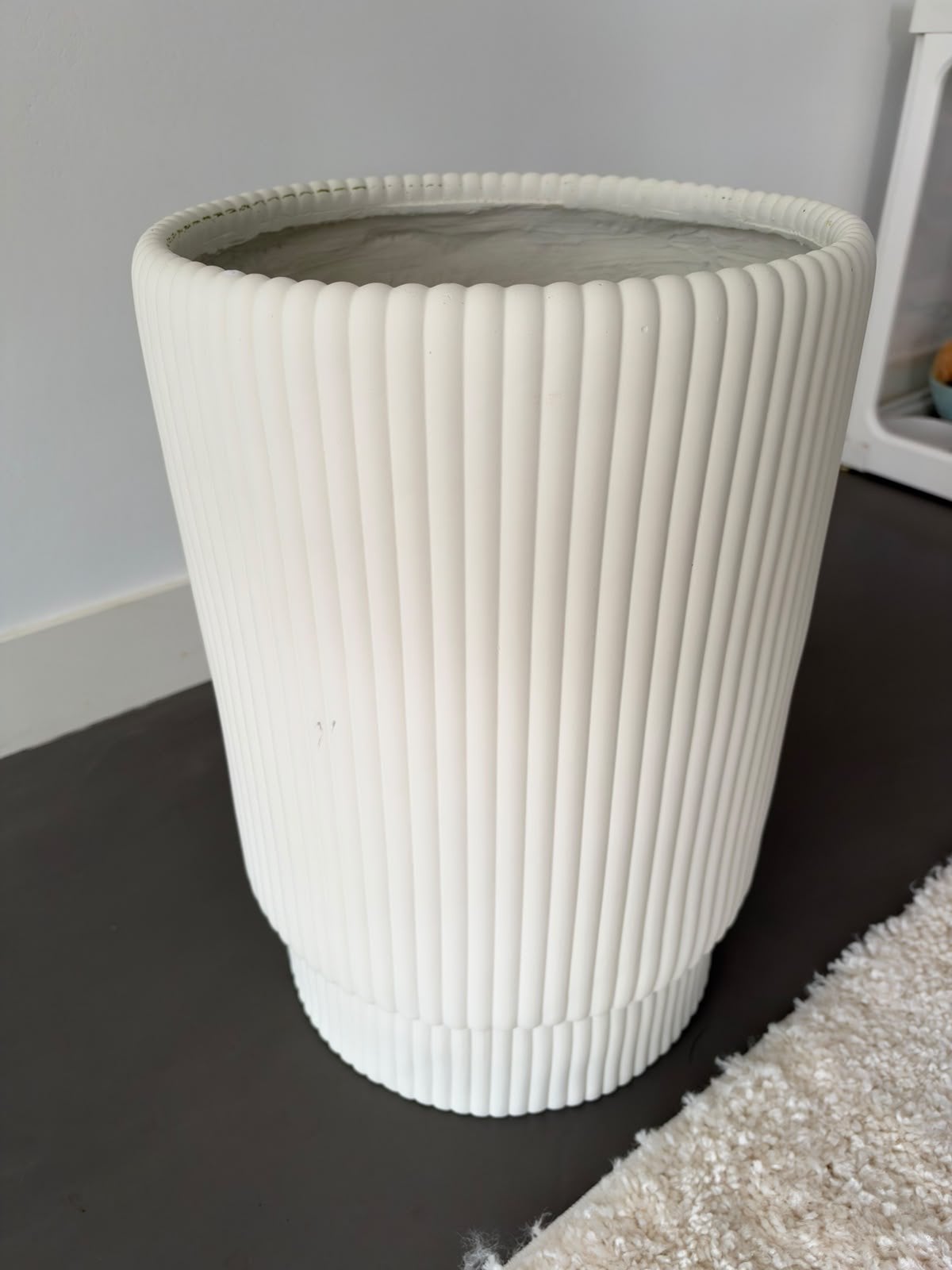 Bloempot. Vaas. Pot. Bloem pot. Decoratie. Beige. Japandi, Ophalen, Zo goed als nieuw