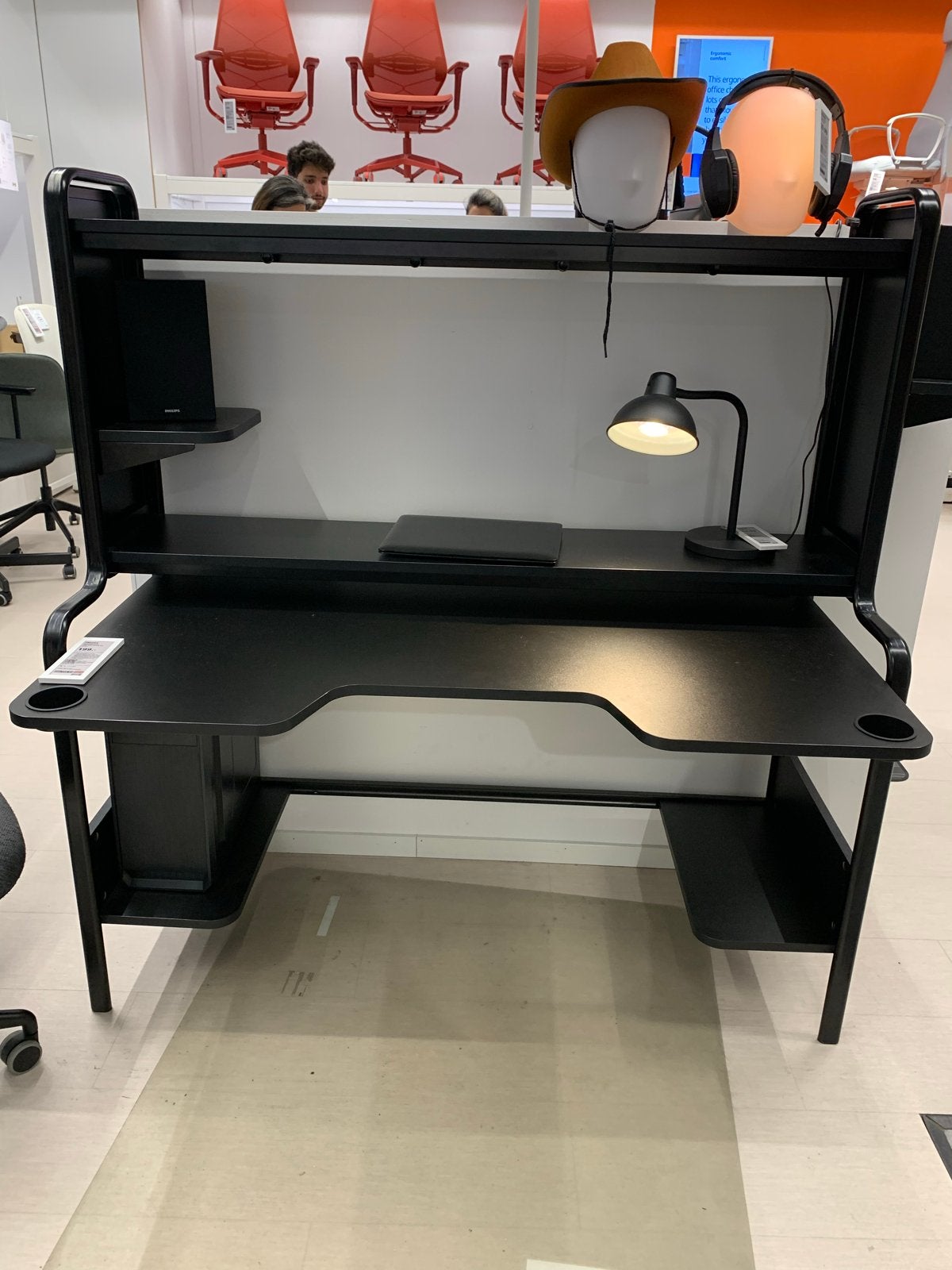 Zwart Gaming Bureau met Opbergruimte en Monitorplank, Ophalen, Gebruikt, Spaanplaat of MDF, Modern