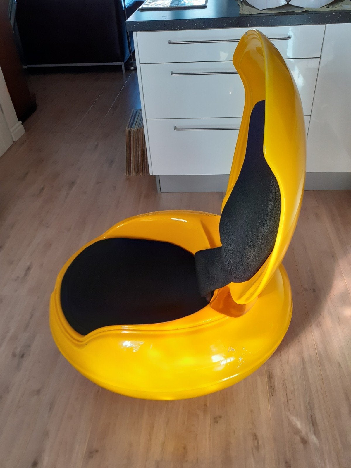 Peter Ghyczy Garden Egg Stoel - Oost-Duitsland Museaal, Ophalen