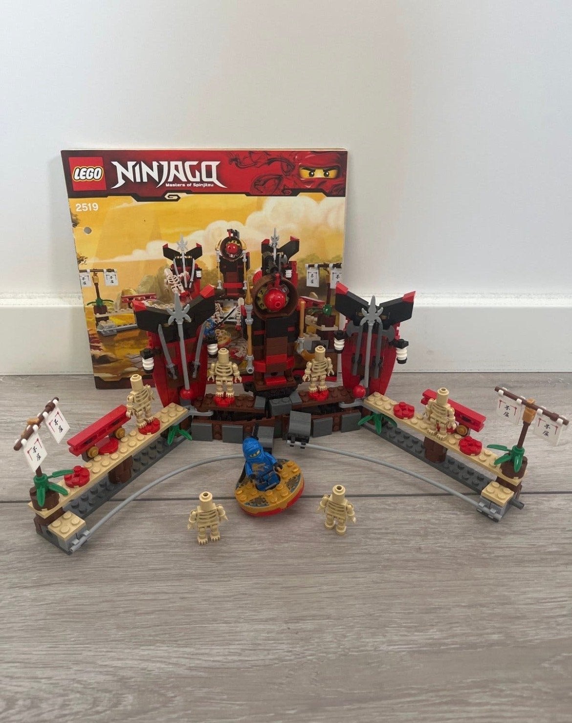 Lego Ninjago 2519 Spinjitzu Dojo met minifiguren, Ophalen of Verzenden, Gebruikt, Lego