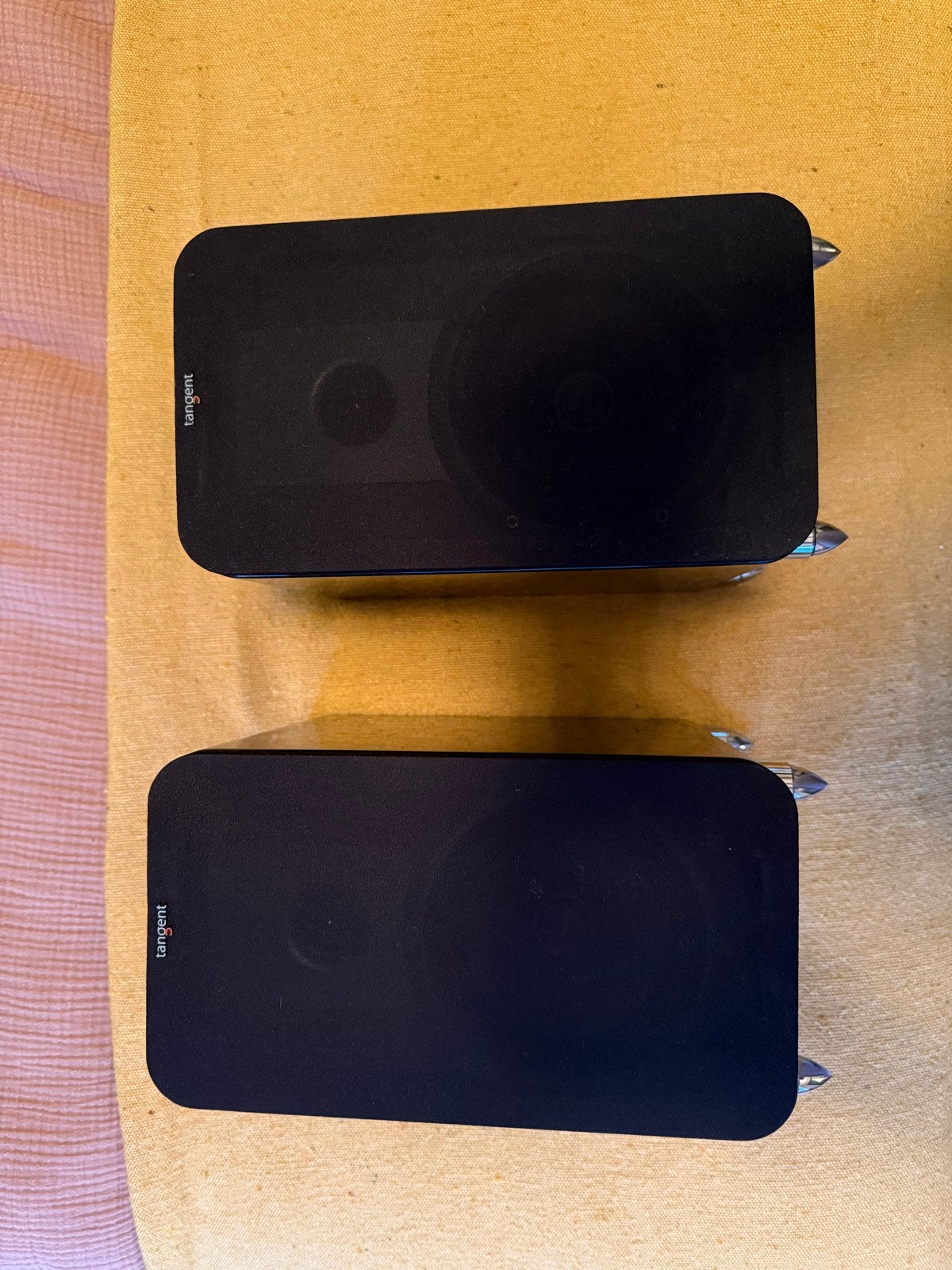 Speakers: Tangent Spectrum X4, Zo goed als nieuw, Minder dan 60 watt, Front, Rear of Stereo speakers, Ophalen