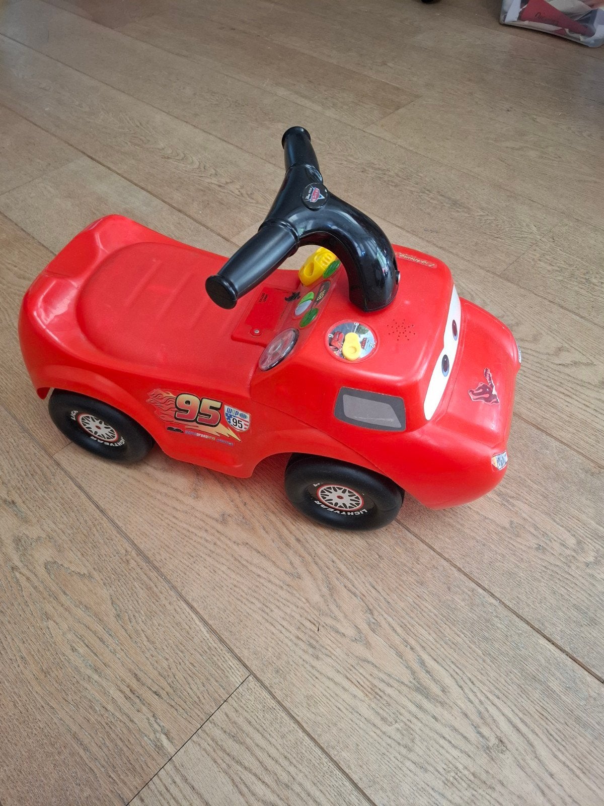 Disney Cars Bliksem McQueen loopauto met geluid, Ophalen, Gebruikt, Loopvoertuig