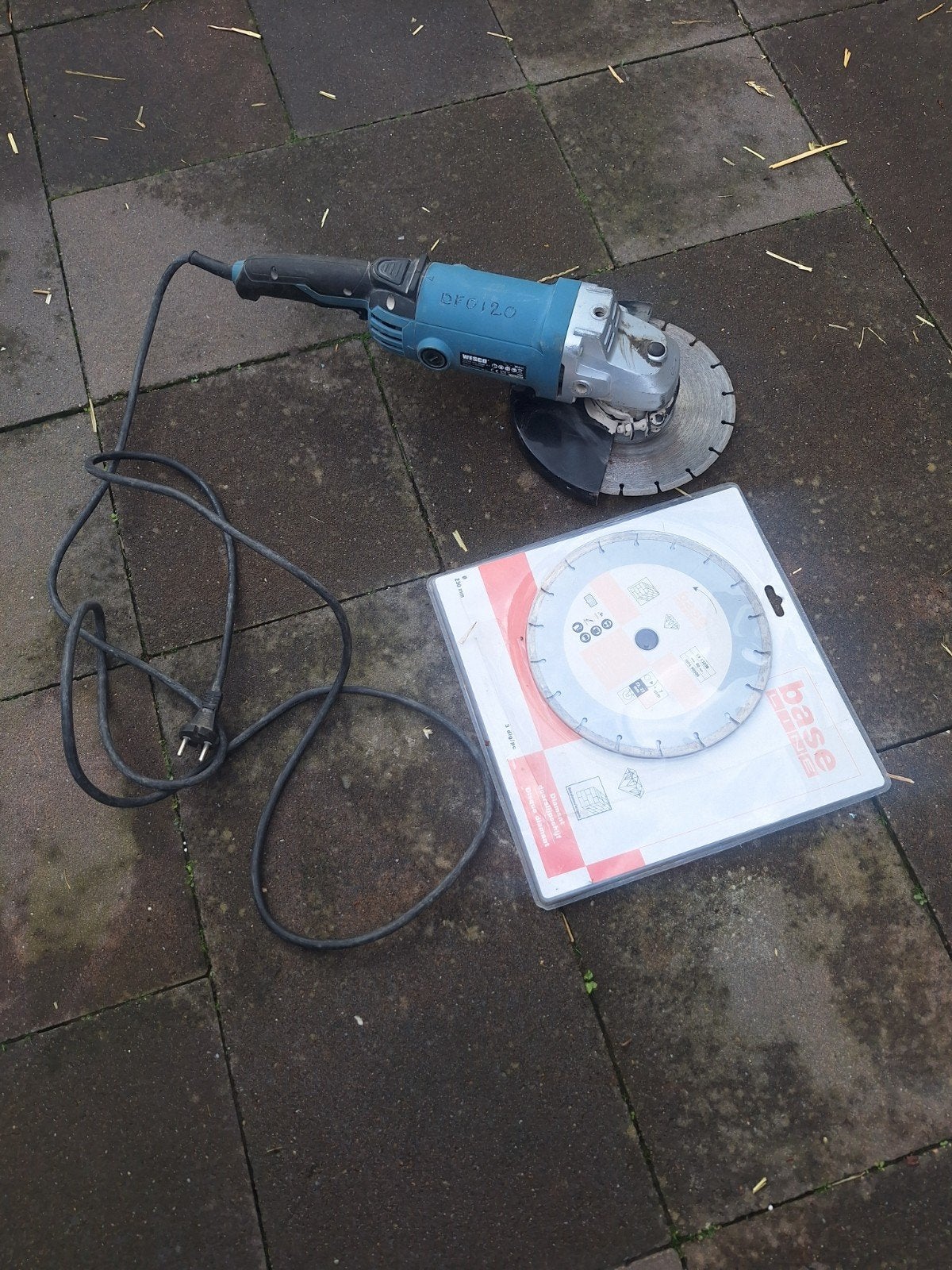 Wesco haakse slijpmachine met diamant doorslijpschijf, Ophalen, Gebruikt, 1000 watt of meer, Haakse handslijpmachine