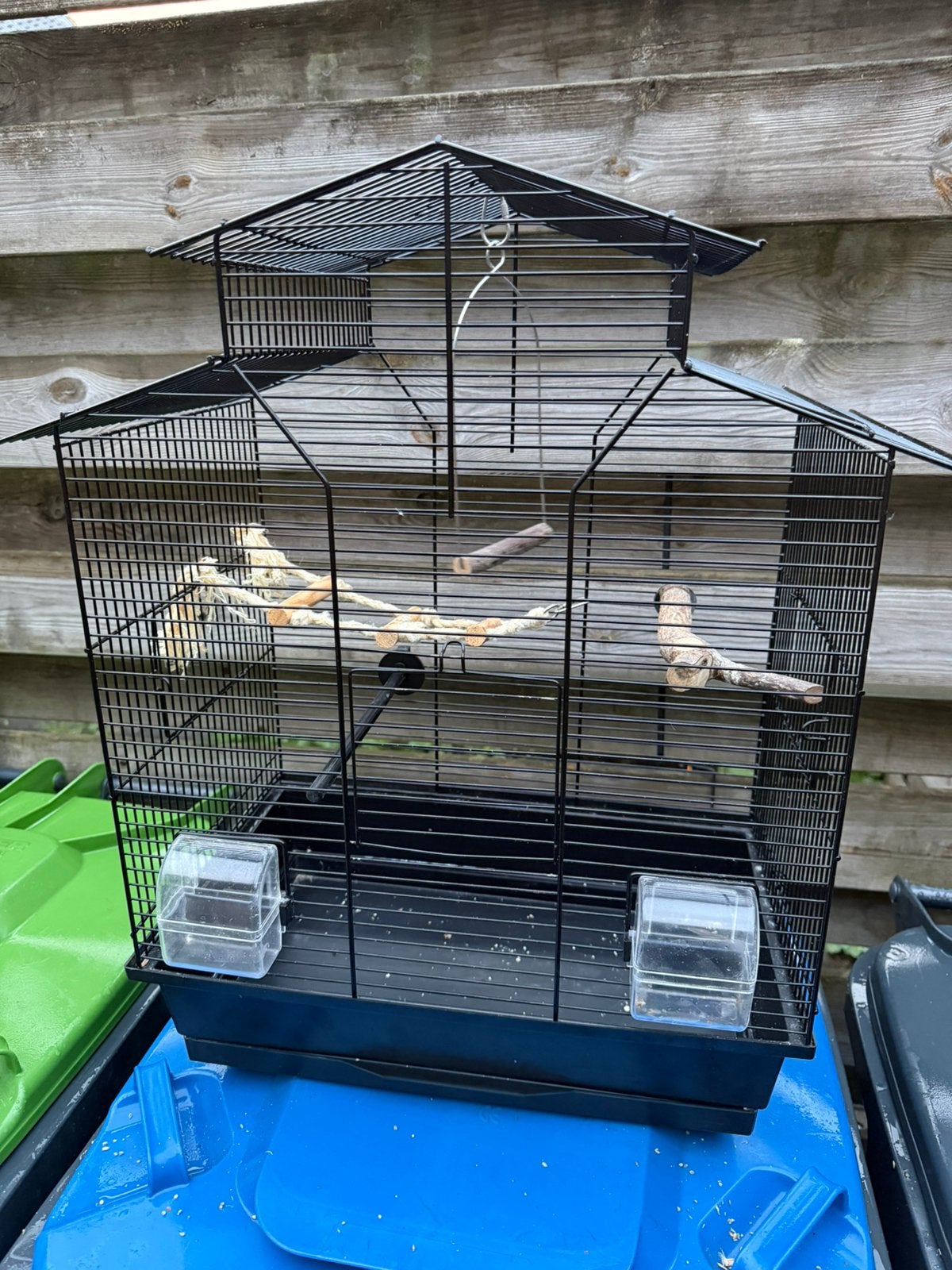 Vogelkooi met toebehoren, Ophalen, Zo goed als nieuw, Metaal, Vogelkooi