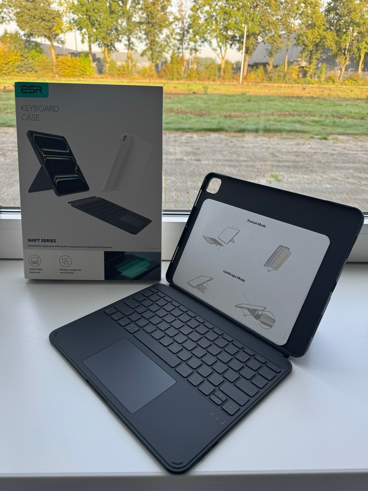ESR QWERTZ iPad Pro 13 Toetsenbord Hoes (Nieuw), 13 inch of meer, Nieuw, Bescherming voor- en achterkant, Ophalen of Verzenden