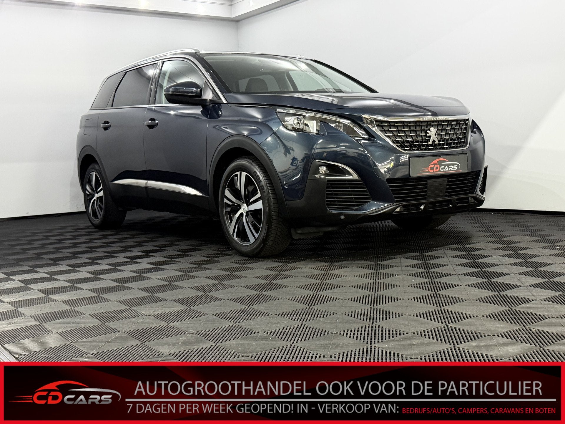 Peugeot 5008 1.2 PureTech Allure 7P Camera, Navi, Half leder, Auto's, Gebruikt, Euro 6, 1199 cc, Bedrijf