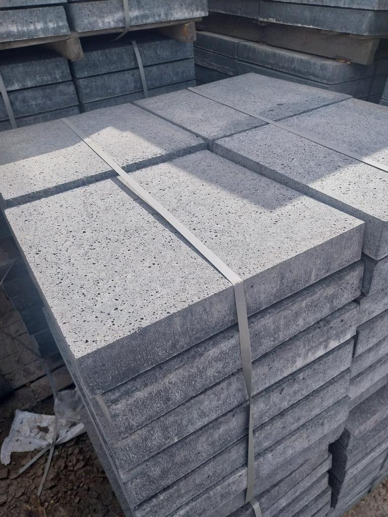 tegel 50x50x7,5 cm oudhollands antraciet B-keus actie, Nieuw, Ophalen of Verzenden, 10 m² of meer, Beton