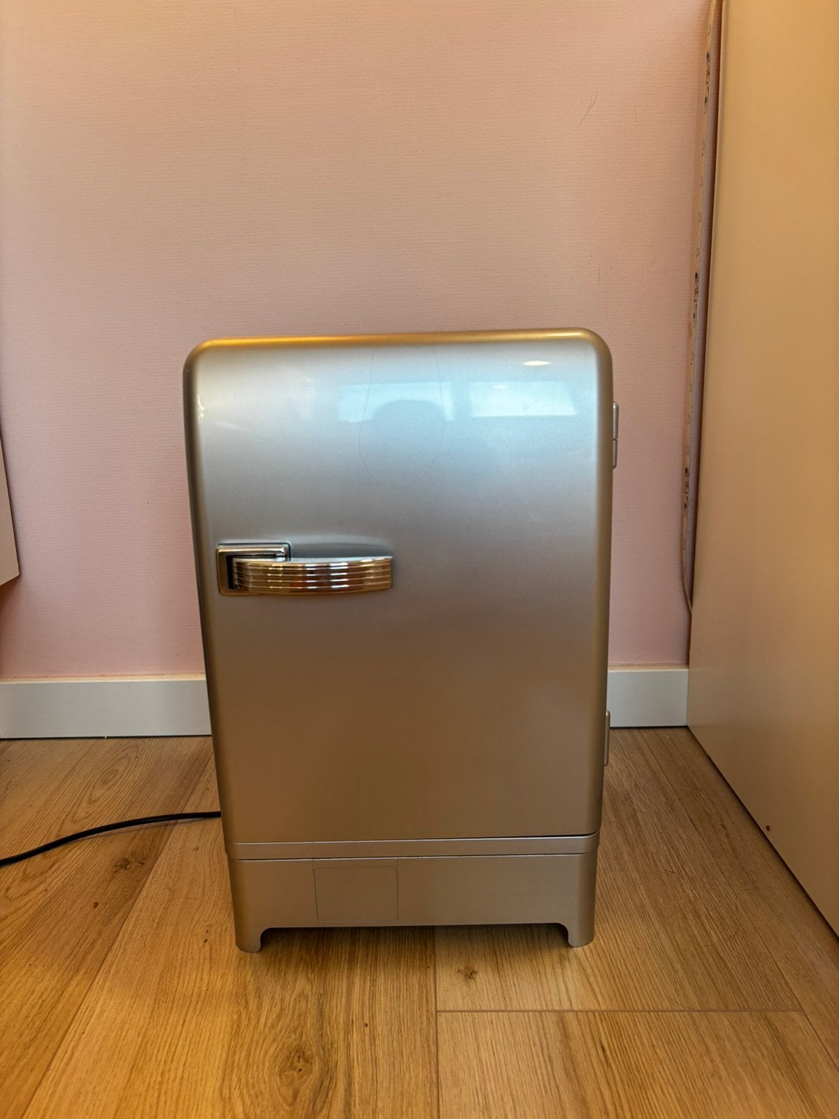 Compacte mini koelkast - Ideaal voor kleine ruimtes, Witgoed en Apparatuur, Koelkasten en IJskasten, Ophalen, Minder dan 75 liter